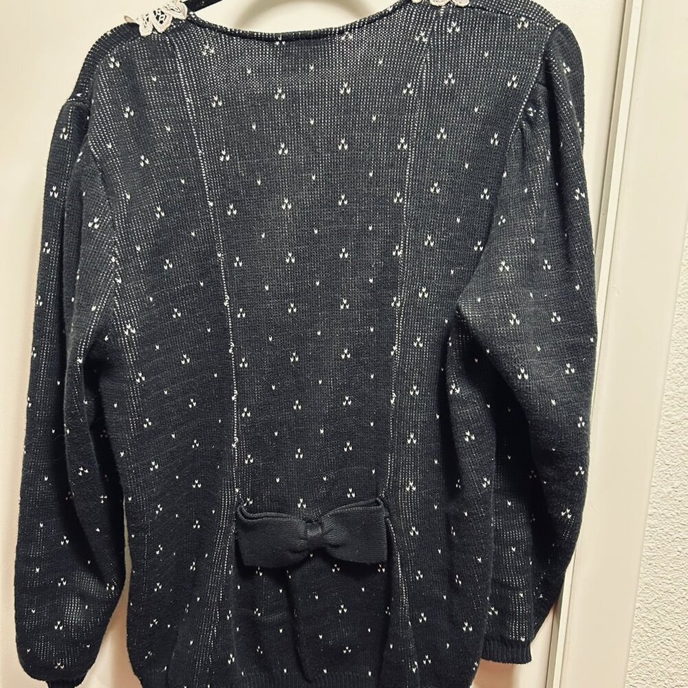 Vintage Cardigan with Crochet Lace Collar - Picture 6 of 9